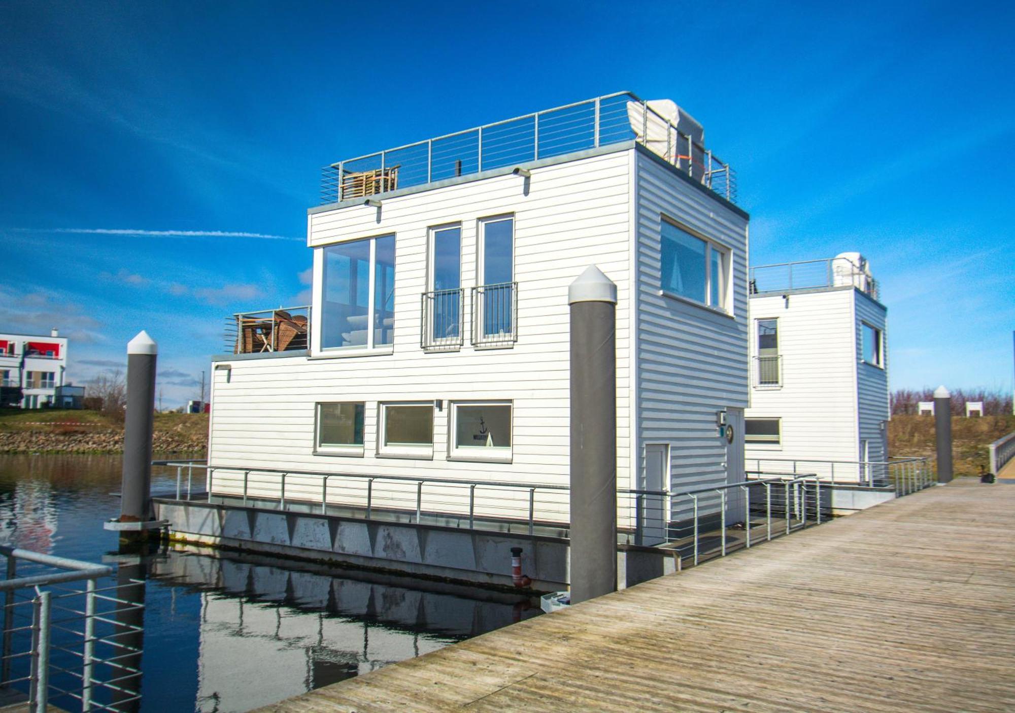 Schwimmendes Haus - An Bord Zwei Hotel Олпениц Екстериор снимка